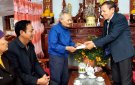 Lãnh đạo Đảng ủy, UBND, UBMTTQ xã Tân Châu  thăm, tặng quà Tết  nguyên lãnh đạo Đảng qua các kỳ, các đối tượng chính sách, người có công nhân dịp tết nguyên đán Giáp Thìn 2024